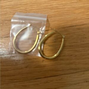 House of Luxe Gold Oval Hoop Earrings – Medium Size Locking Clasp (NEW)